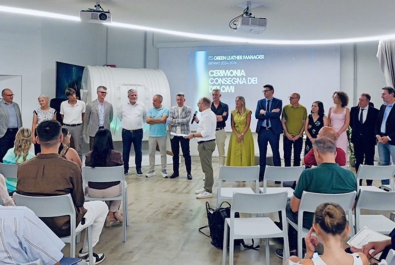 Acque del Chiampo | Concia e sostenibilità, consegnati i diplomi ITS Green Leather Manager ai tecnici specializzati per la filiera della pelle